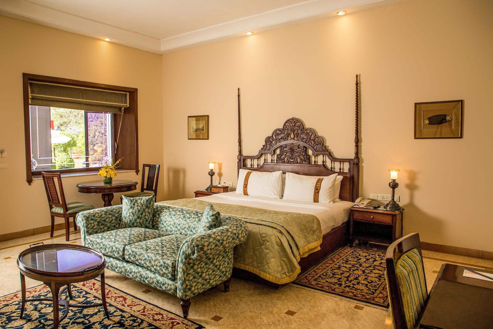The Lalit Laxmi Palace होटल 5*